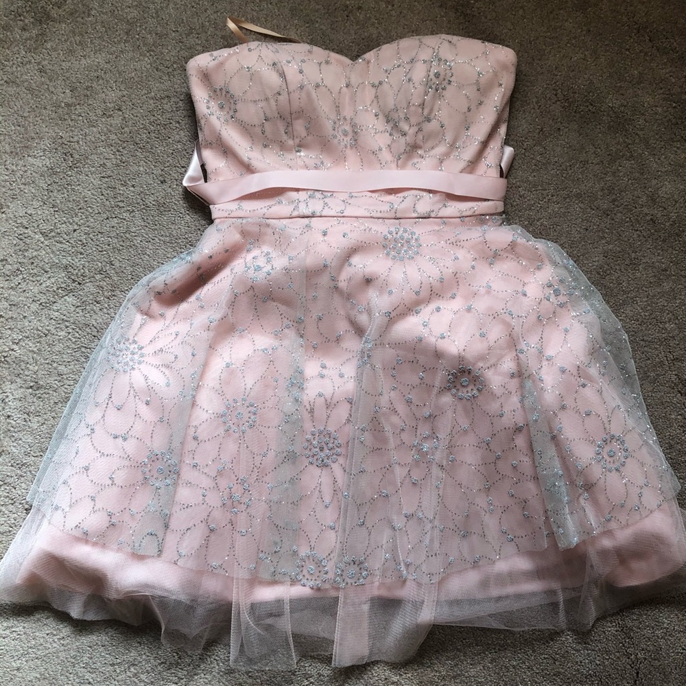 B. Smart Strapless Dress- Size 3 - Light Pink